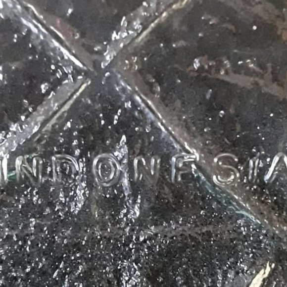 VINTAGE KIG INDONESIA PINEAPPLE GLASS DISH - FOR TRINKETS - CANDIES - ANYTHING - Picture 6 of 6